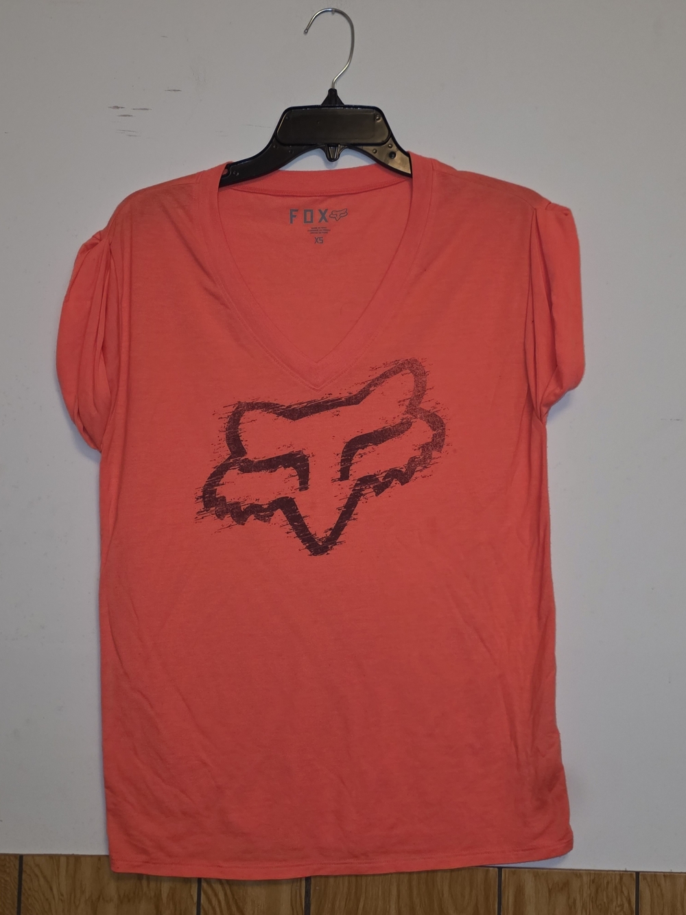 Fox Coral V-Neck Tee with Black Fox Head Logo